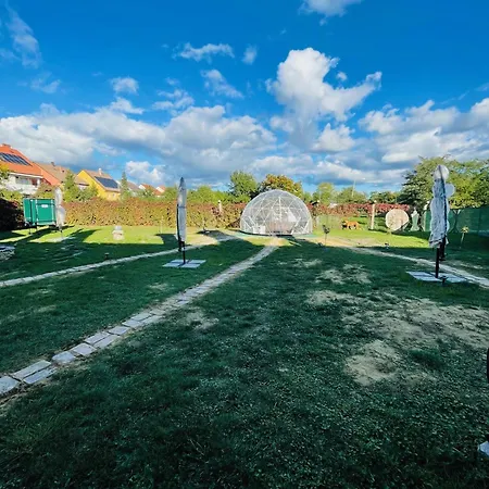 Greenpark Garden Family Near Tokaj Apartment